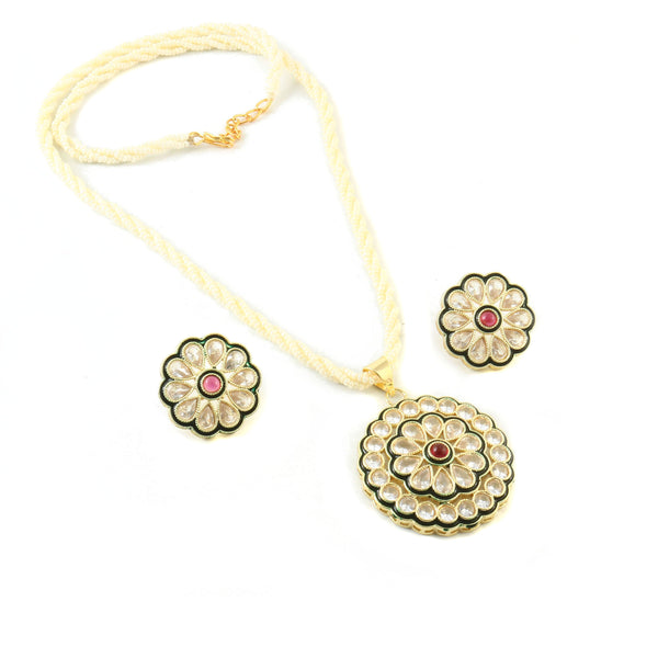 Gold-Plated Kundan Studded & Pearl Beaded Jewellery Set