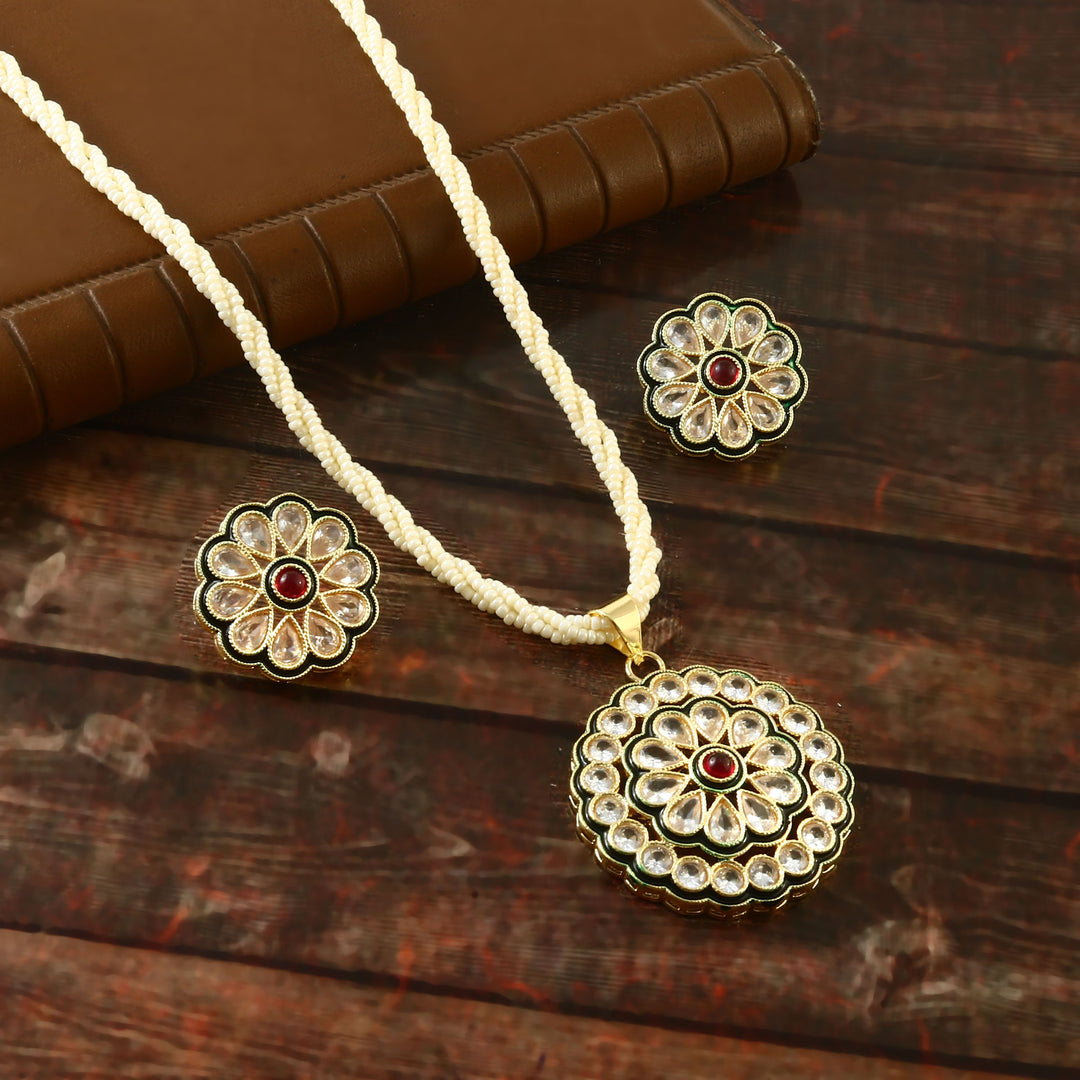 Gold-Plated Kundan Studded & Pearl Beaded Jewellery Set