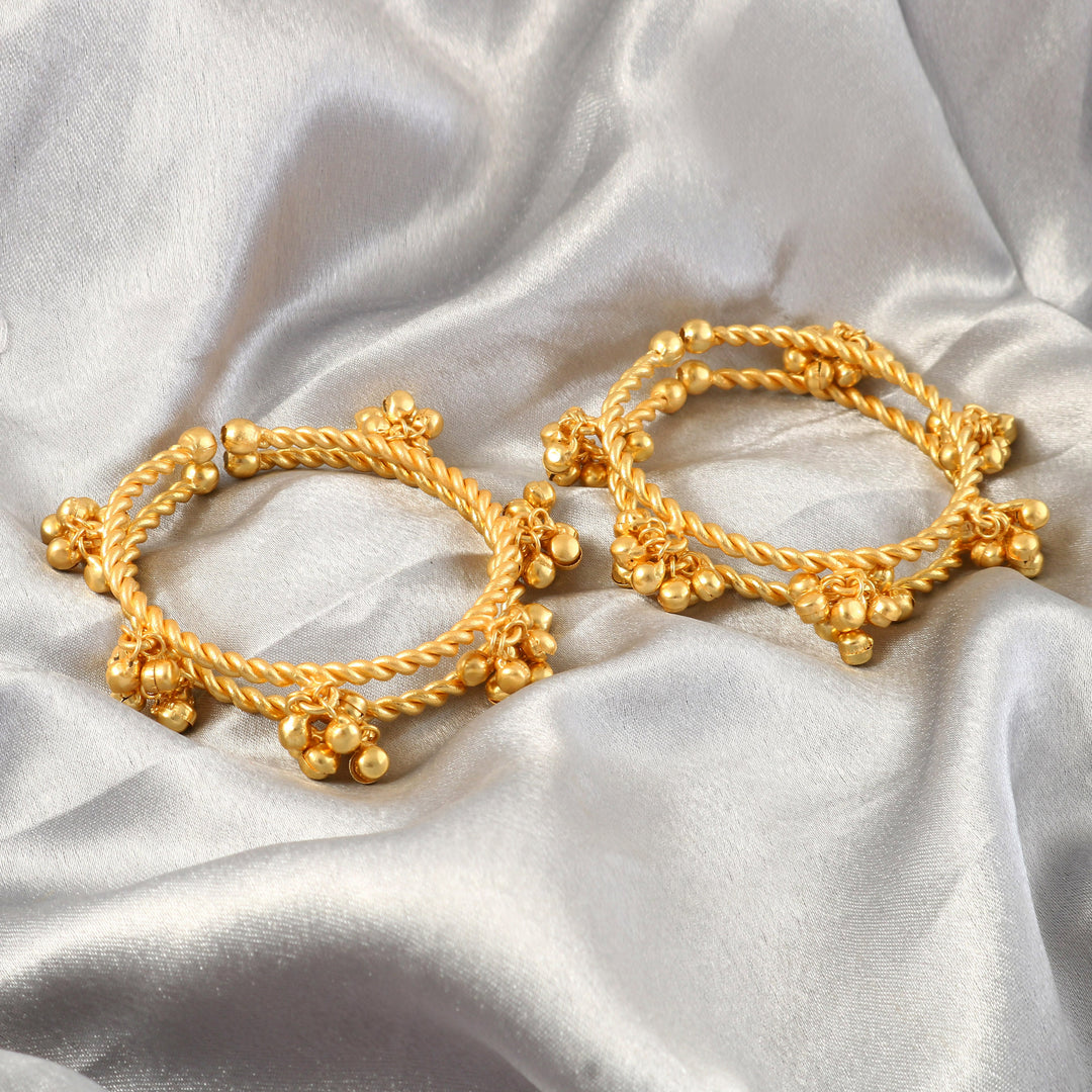 Set Of 4 Contemporary Gold-Plated Ghungroo Beaded Ajustable Bangle